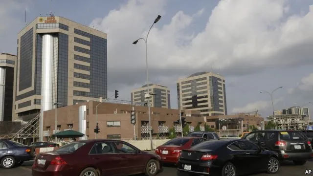 Analistas advertem o governo da Nigéria a não gastar dinheiro em luxo e ostentação