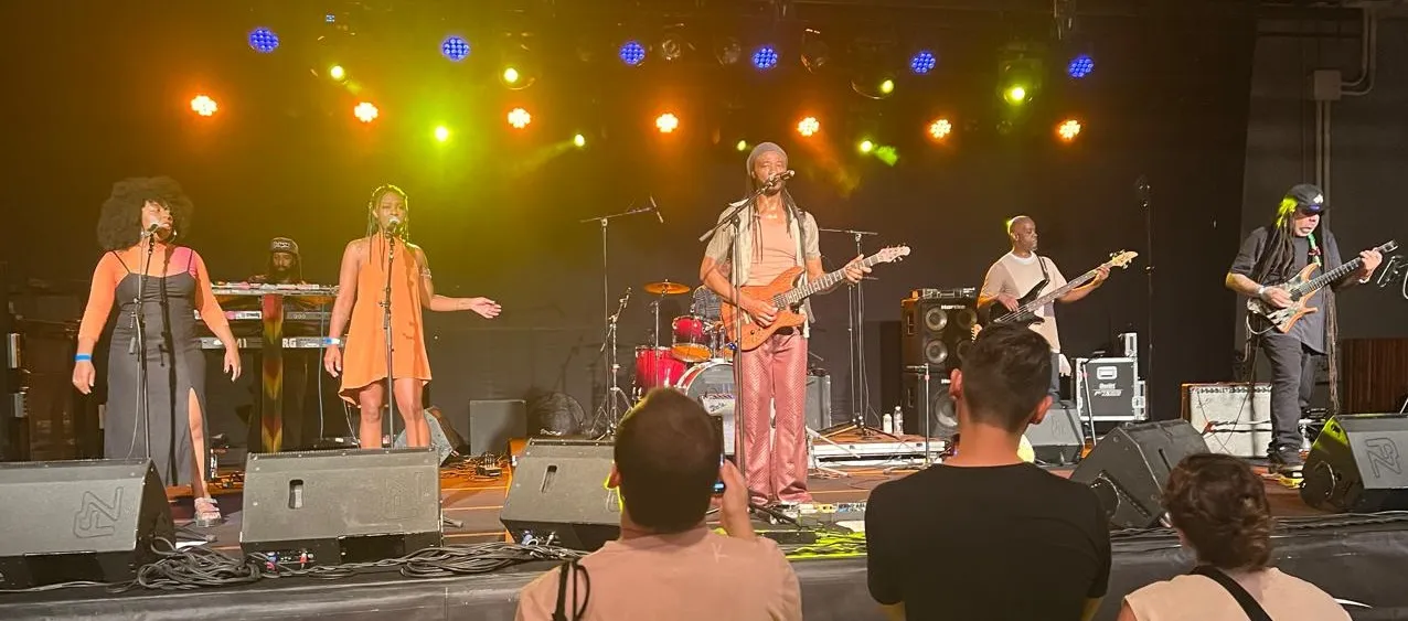Um sinal da Paz do DA GHAMA pela Baixafrica – Reggae