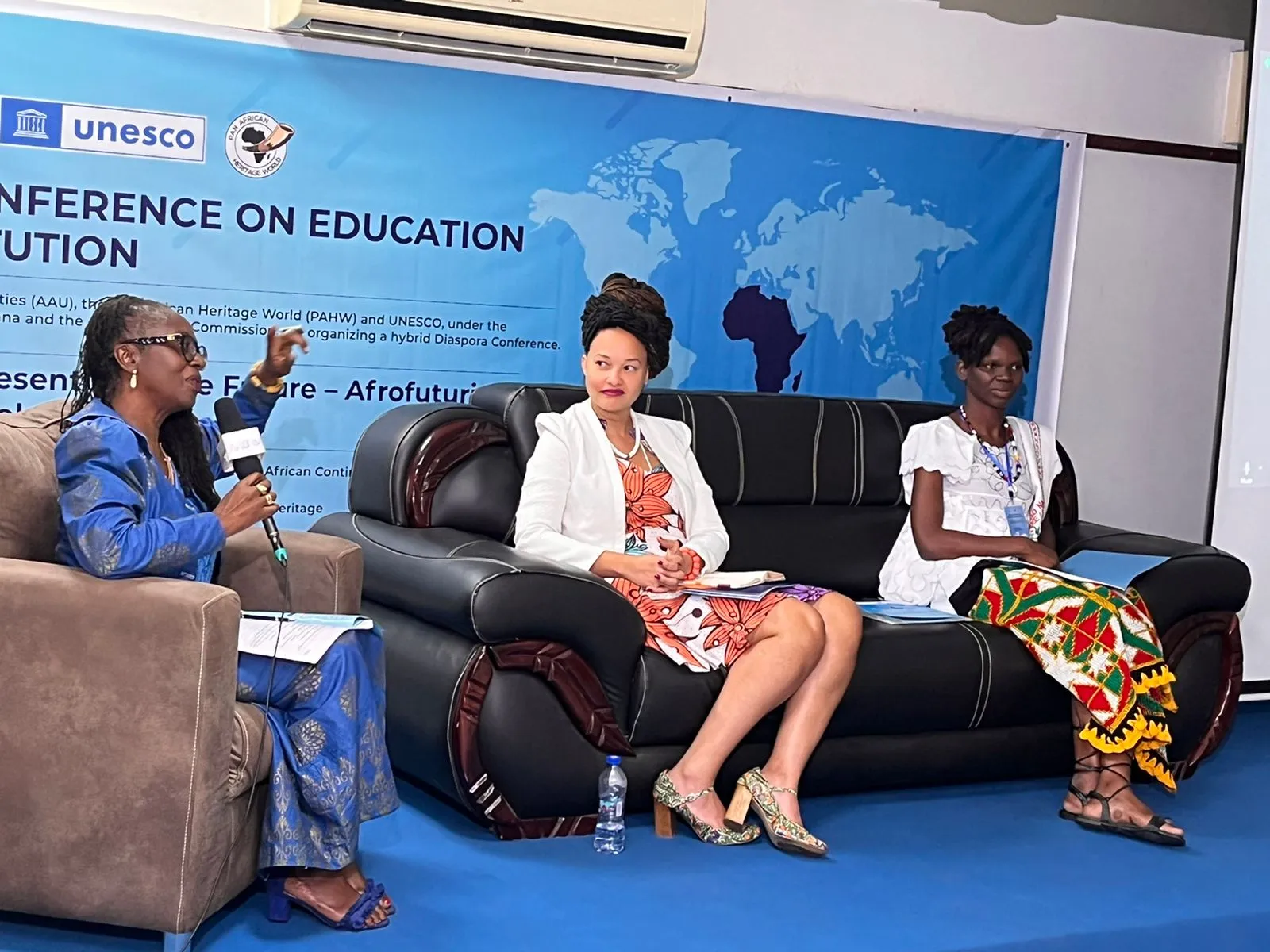 Em Ghana para discutir a arte a cultura e a educação antirracista, Carolina Morais representa o Brasil na World Conference on Education and Restitution