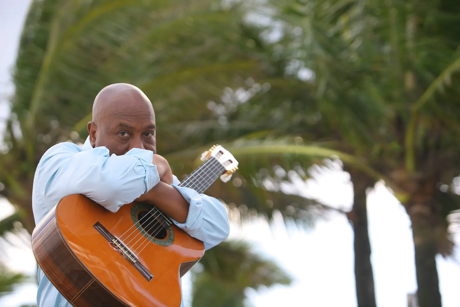 Filó Machado apresenta o show 60 Anos de Música no Teatro Guarany em Santos