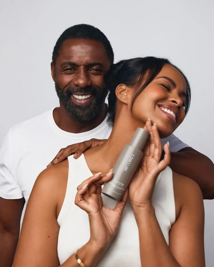 Idris Elba e sua esposa Sabrina lançaram uma linha de beleza e cuidados da pele