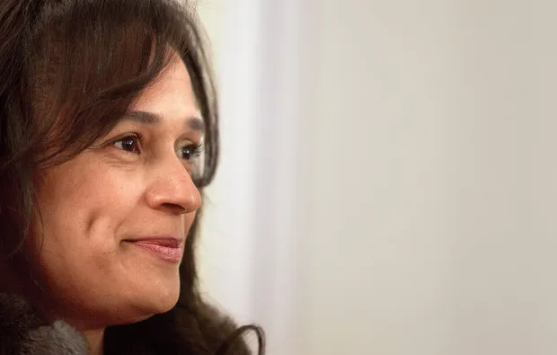 Isabel dos Santos,filha do presidente de Angola, renuncia à gestão de várias empresas, e assume a presidência da Sonangol