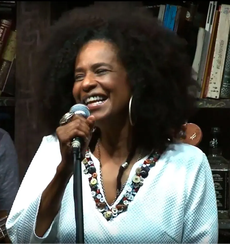 Izzy Gordon super star – video show acústico inédito e exclusivo