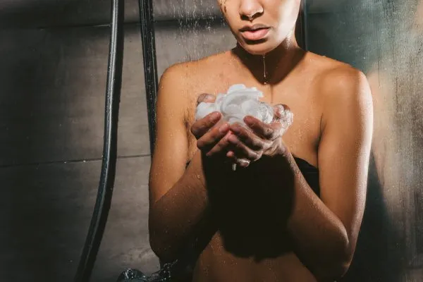 MAL, BEM QUERER – Shirley Maia