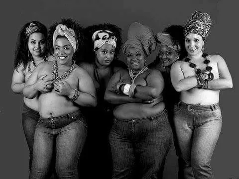 Mulheres África Plus Size com Ações Afirmativas de Peso