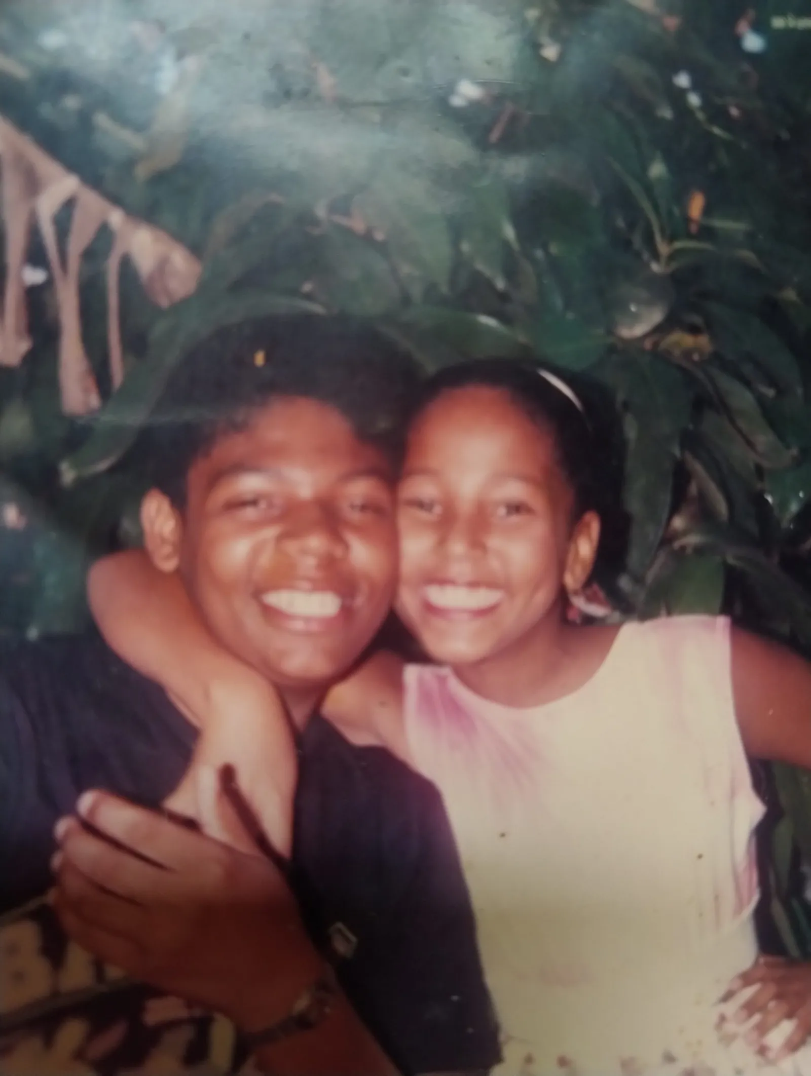 NOTAS DE ESCURECIMENTO – Onde estão os seus irmãos? por Roberta Borges