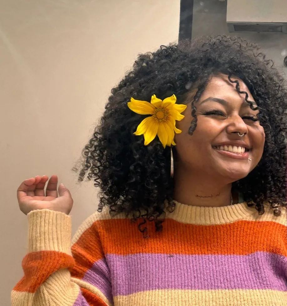 Thays Pires dá 5 dicas de como alcançar o engajamento ideal através da música