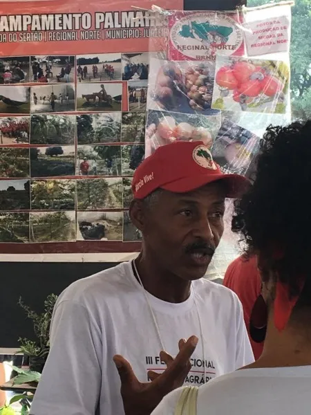 feira reforma agraria barracas plantas