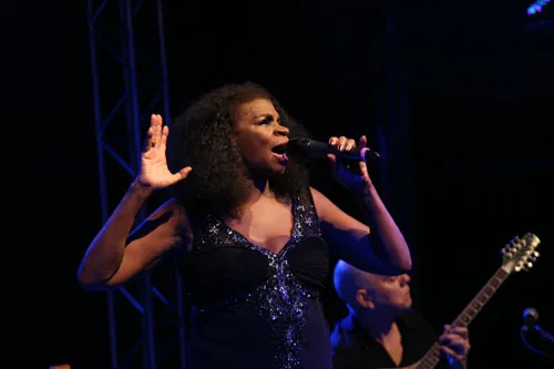Zezé Motta canta Melodia no Dia da mulher em 2015