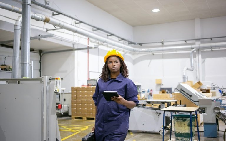 Você sabia que a mulher com emprego de carteira assinada não pode trabalhar dois domingos consecutivos?