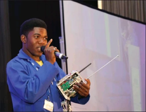 Simon Petrus: o jovem africano que criou um telefone sem chip